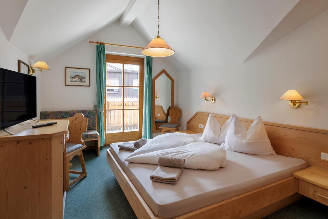 Garni Ziernheld Bed & Breakfast Malles Venosta Eksteriør bilde